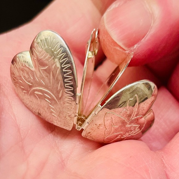 4 Photo Heart Locket Artisan Engraved Pendant Necklace, 925, RARE FIND!- Vintage - Picture 4 of 16